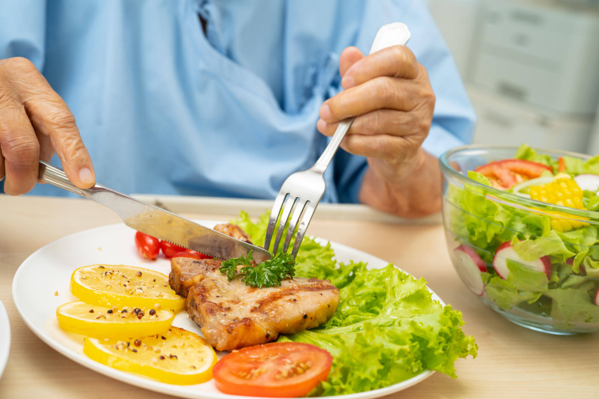 Dishing Up the Facts About Assisted Living Menus and Dining Options