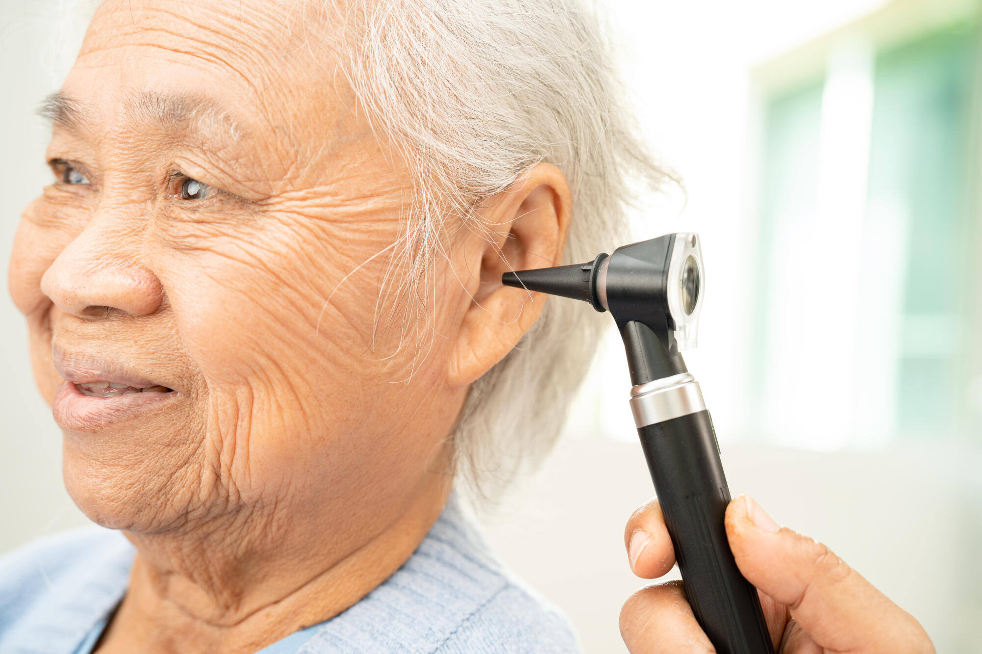 Fluctuating Hearing Loss: Causes, Symptoms, and Treatments